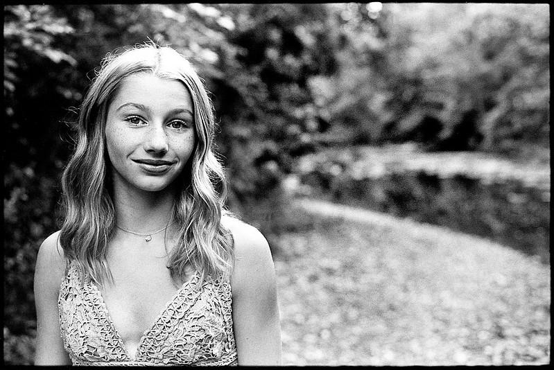 family photos portraits frederick maryland kids b&w film 35mm bokeh Leica Johnny Martyr