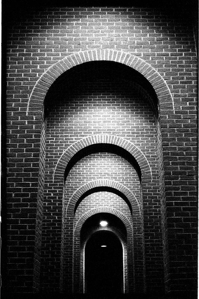 Frederick Maryland Courtnouse Leica M6 TTL .85 | Leitz 5cm 1.5 Summarit | Ilford Delta 3200 @ 6400 | Kodak HC110b | Epson V500  black and white film photography Johnny Martyr